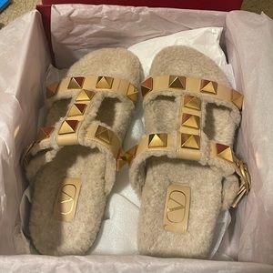 Valentino Roman stub fur slides size 37